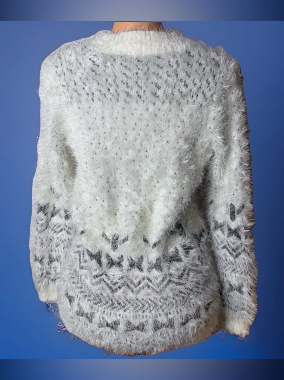 Lauren Michelle white Fuzzy Cardigan with Gray Pattern - Picture 3 of 4